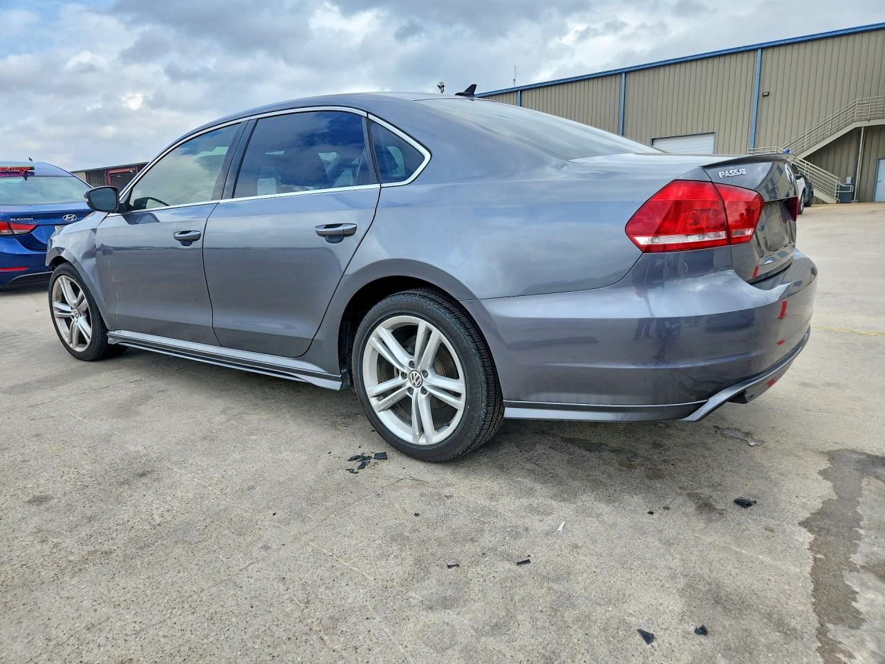 2015 Volkswagen Passat Se - Фото 2