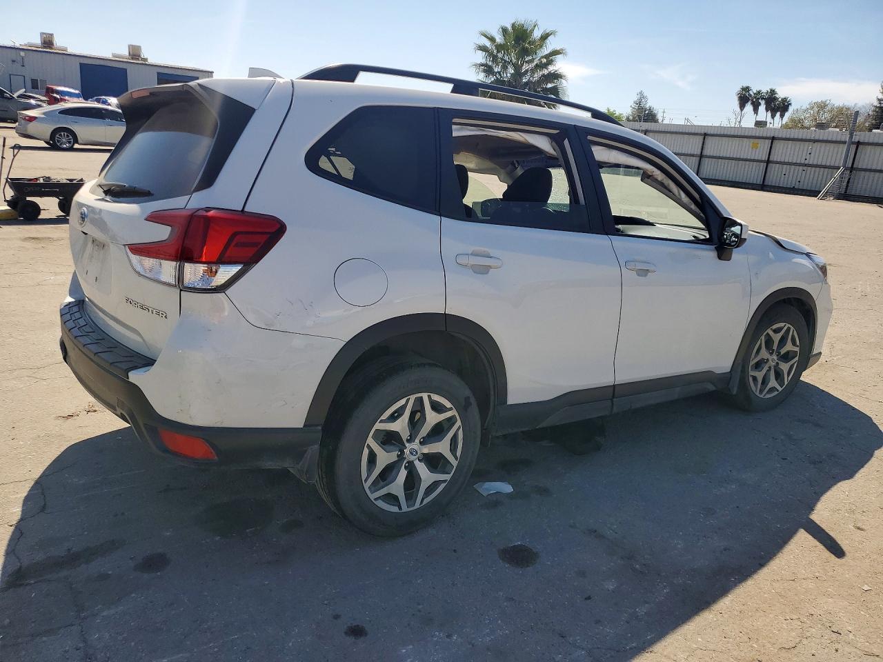 2019 Subaru Forester Premium - Фото 3