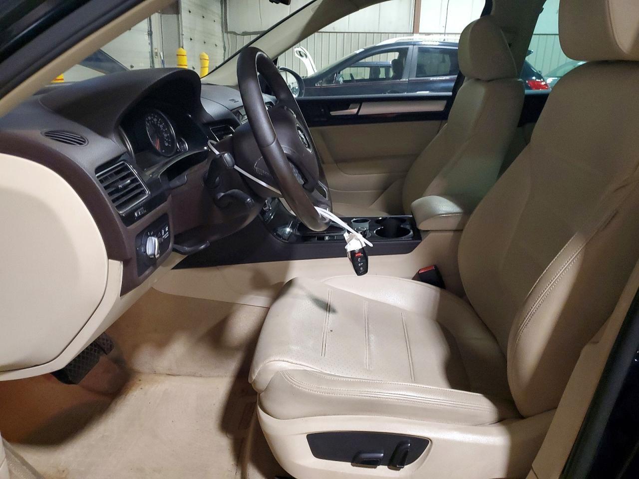 2012 Volkswagen Touareg V6 Tdi - Image 7
