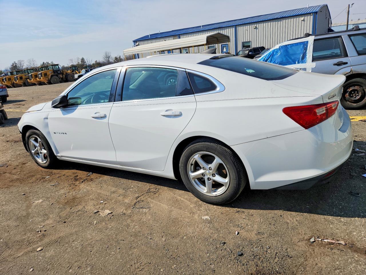 2017 Chevrolet Malibu Ls - Фото 2
