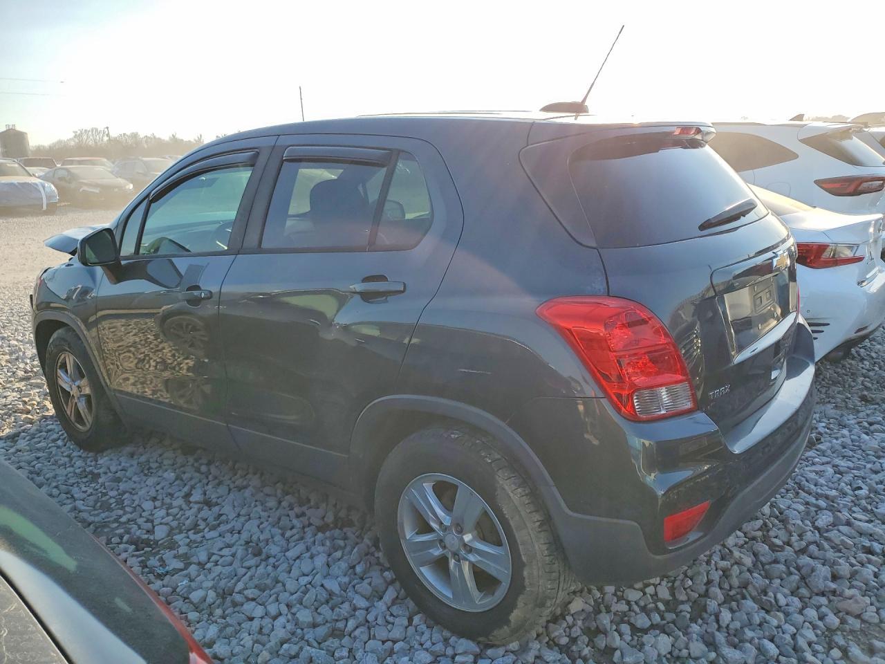 2019 Chevrolet Trax Ls - Фото 2