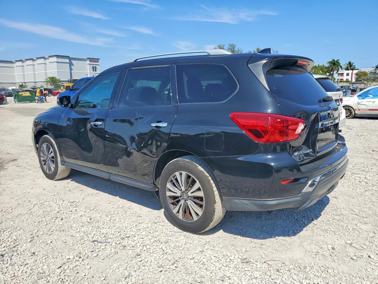 2019 Nissan Pathfinder Sv - Image 2