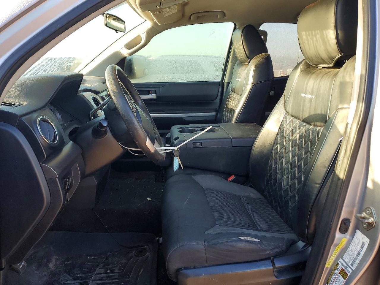 2017 Toyota Tundra Sr5 - Image 7