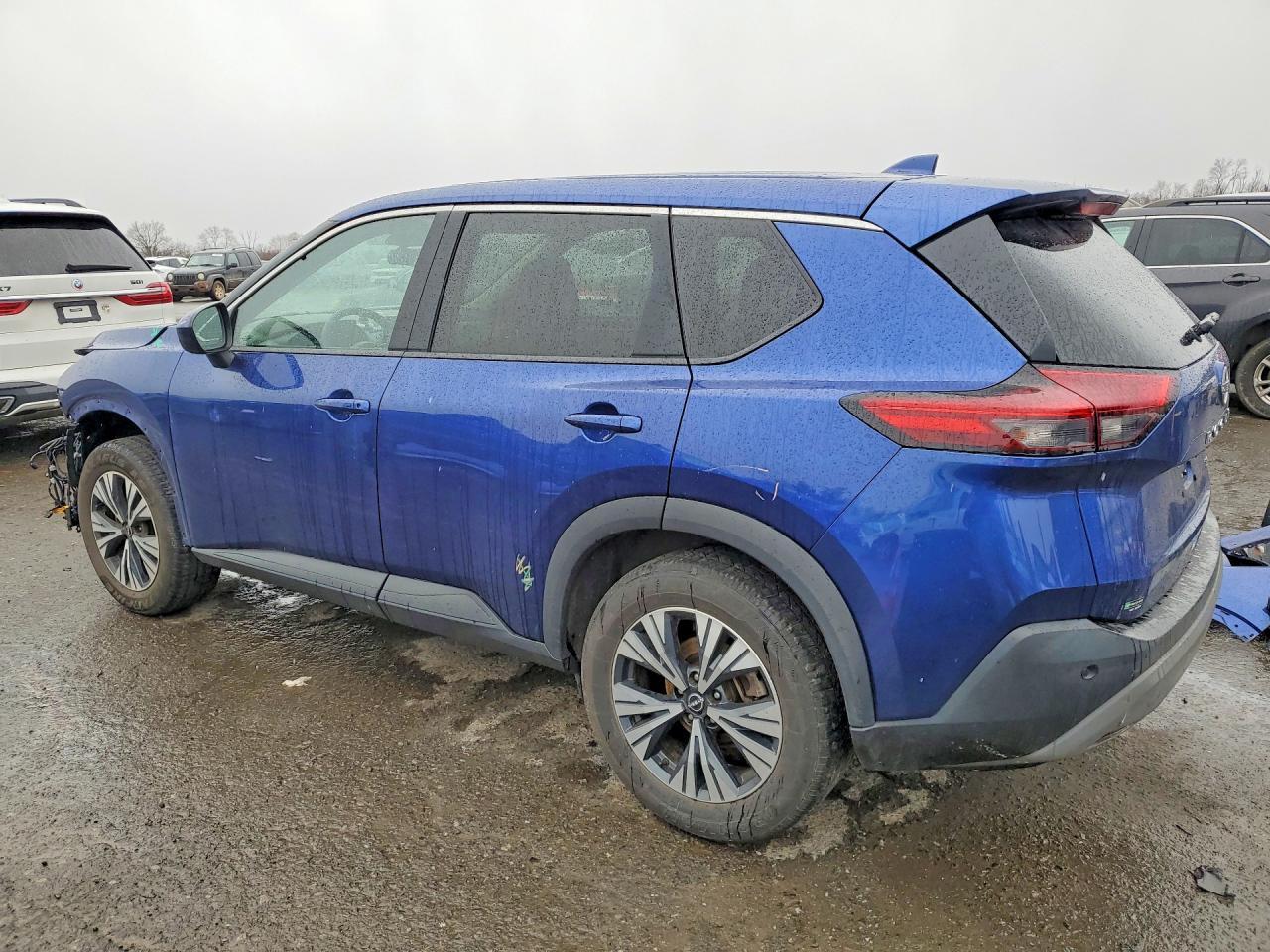 2023 Nissan Rogue Sv - Image 2