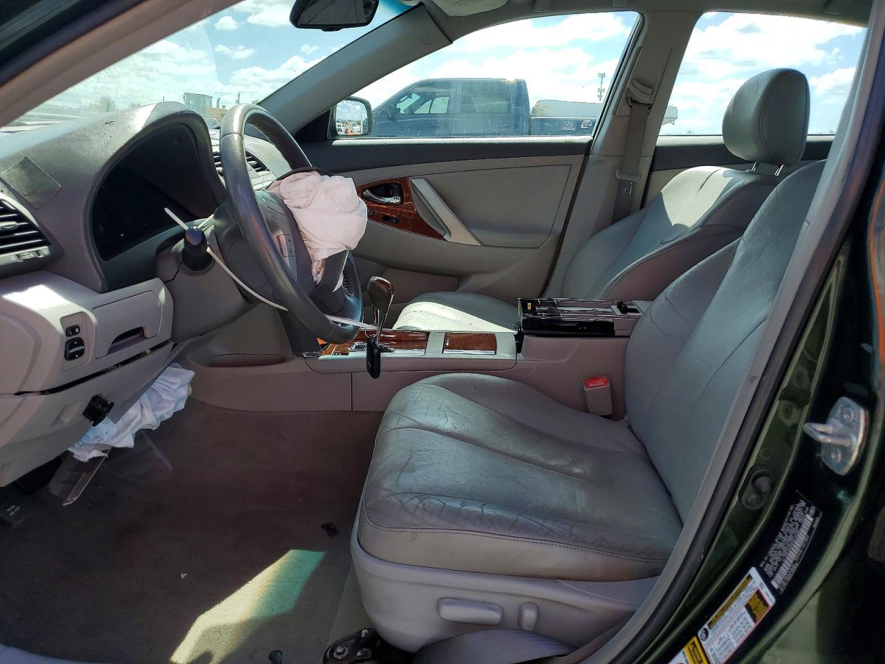 2011 Toyota Camry Xle V6 - Image 7