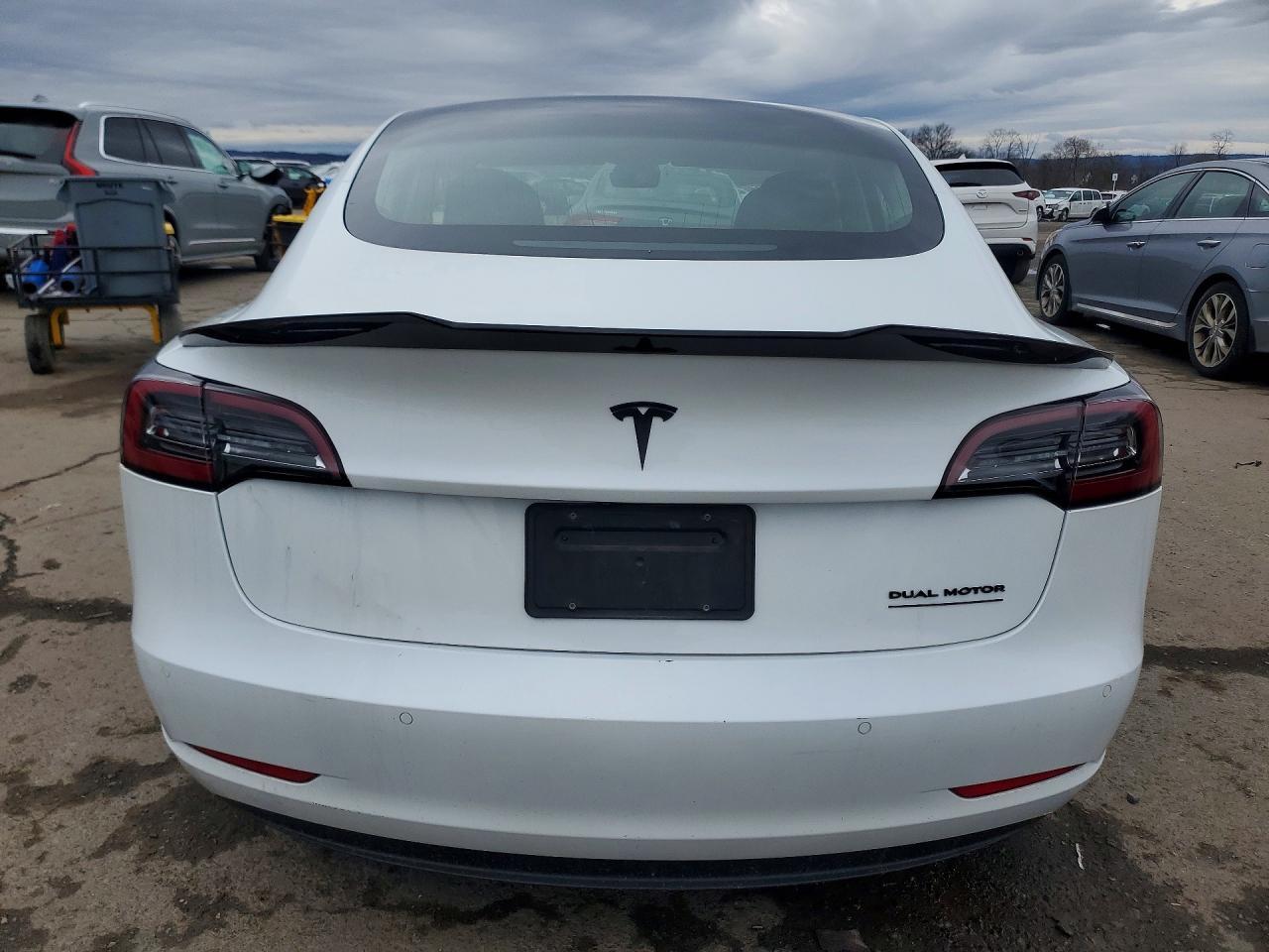 2019 Tesla Model 3 - Фото 6