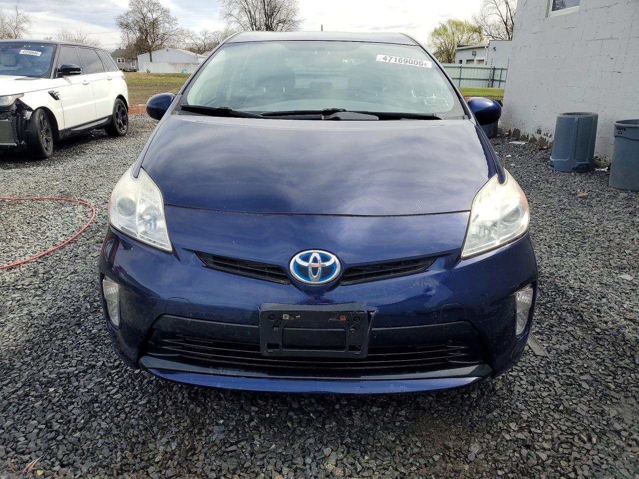 2013 Toyota Prius Two - Фото 5