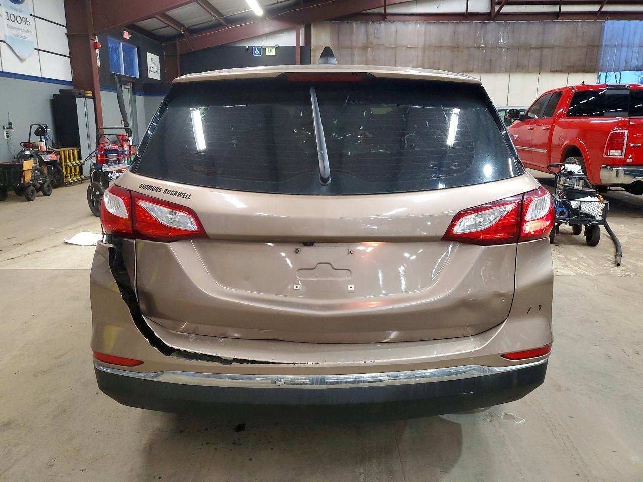 2018 Chevrolet Equinox Ls - Фото 6