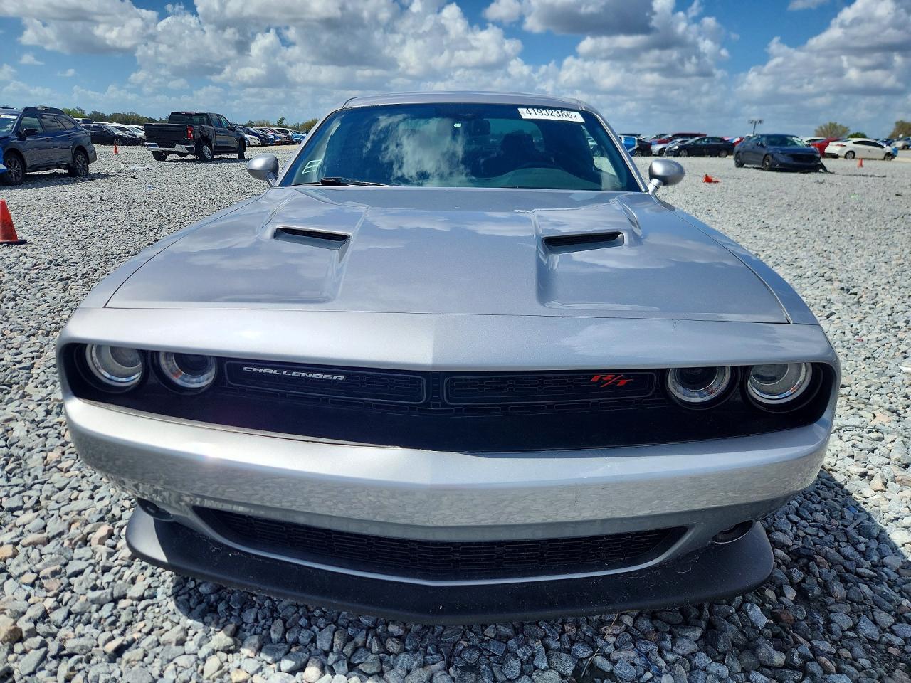 2015 Dodge Challenger R - Image 5