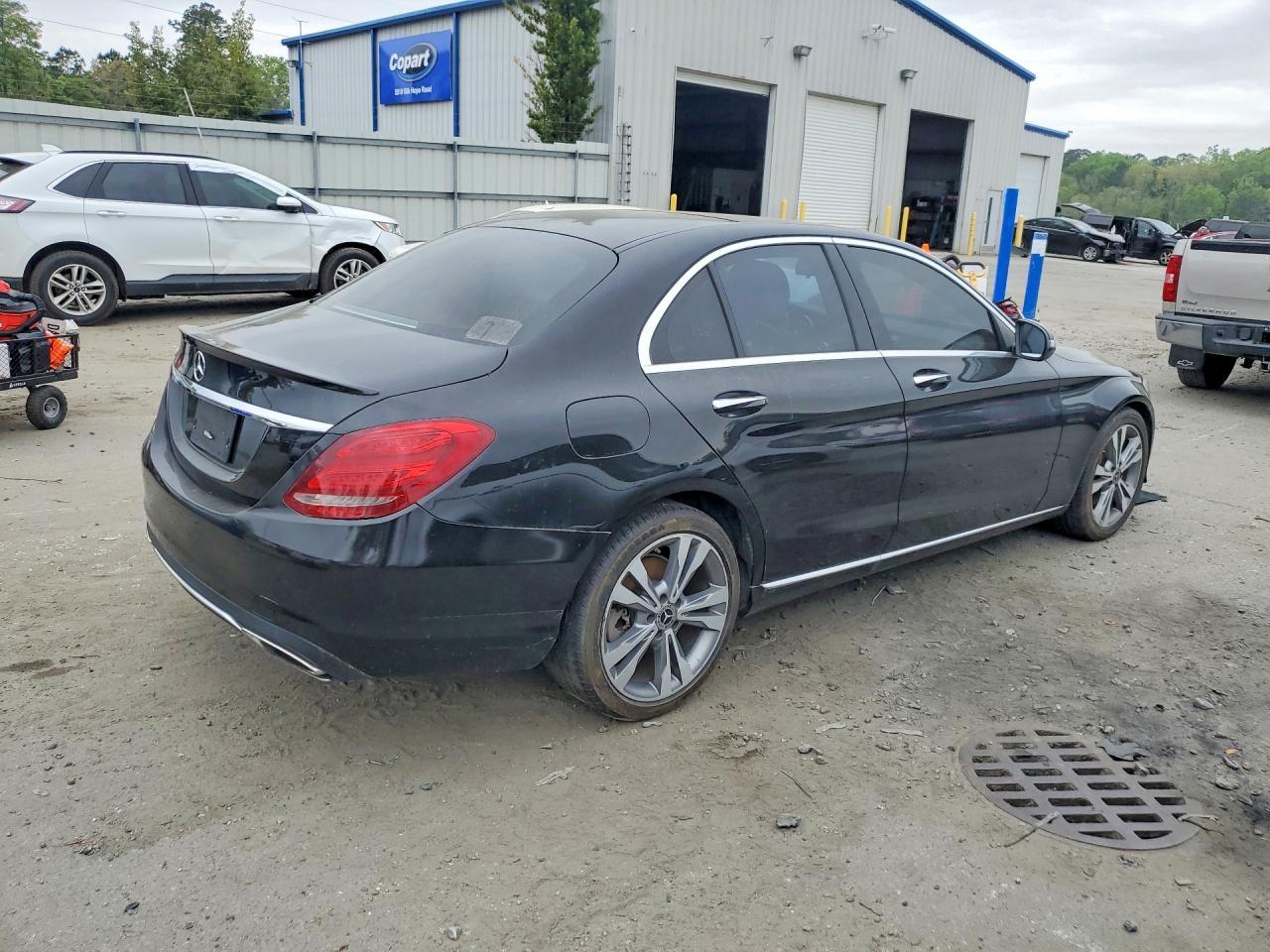 2018 Mercedes-Benz C 300 - Фото 3