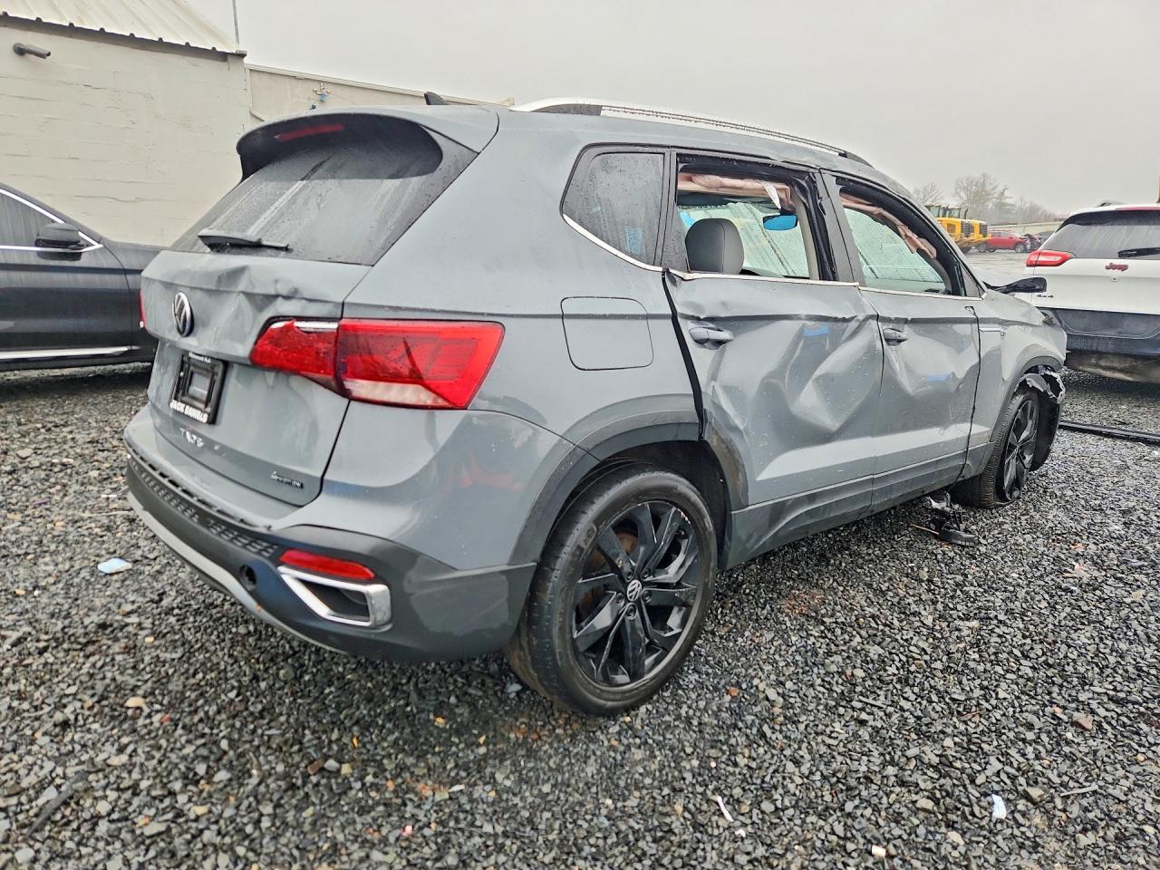 2022 Volkswagen Taos Se Iq Drive - Image 3