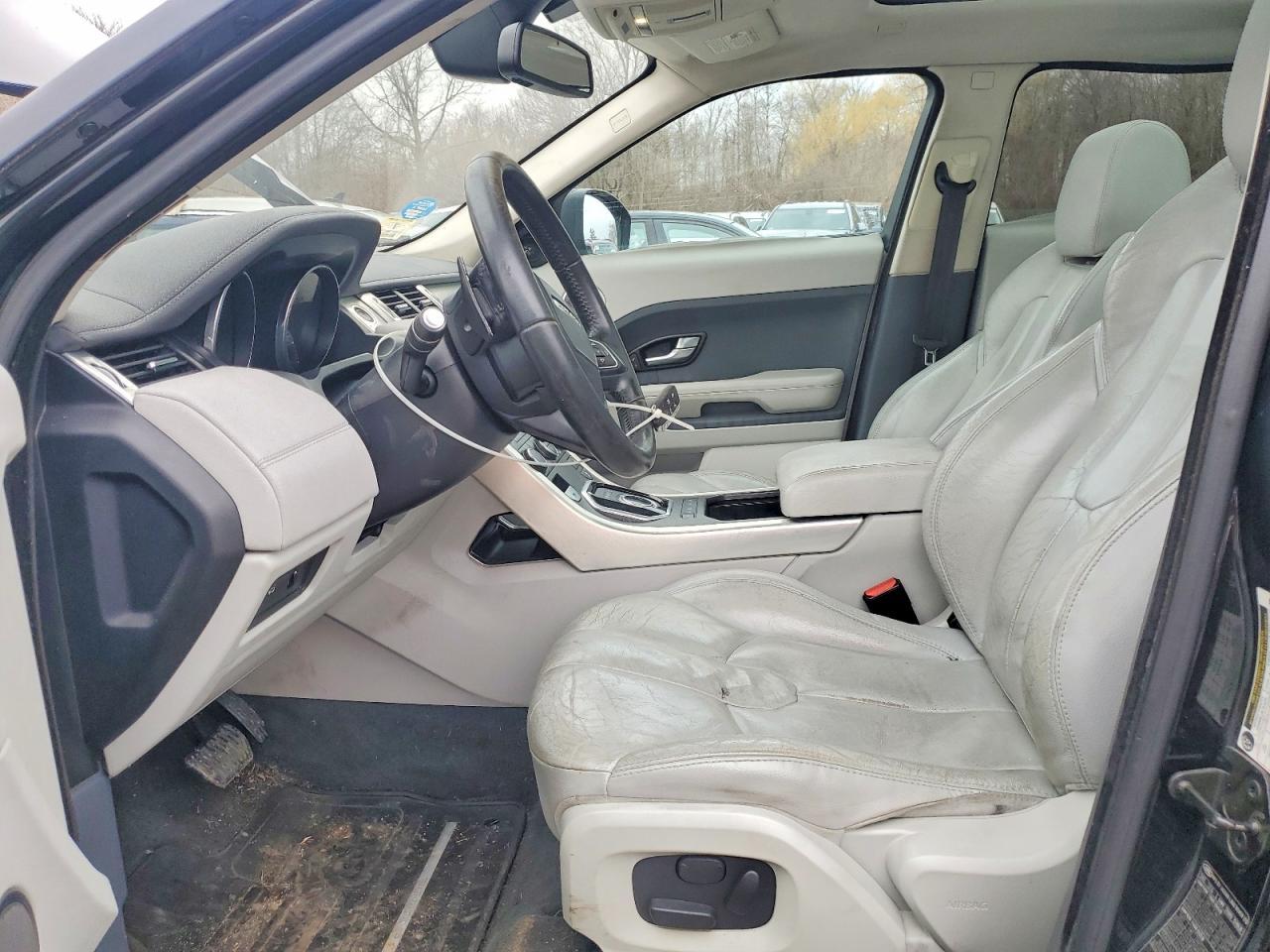 2015 Land Rover Range Rover Evoque Pure Plus - Image 7