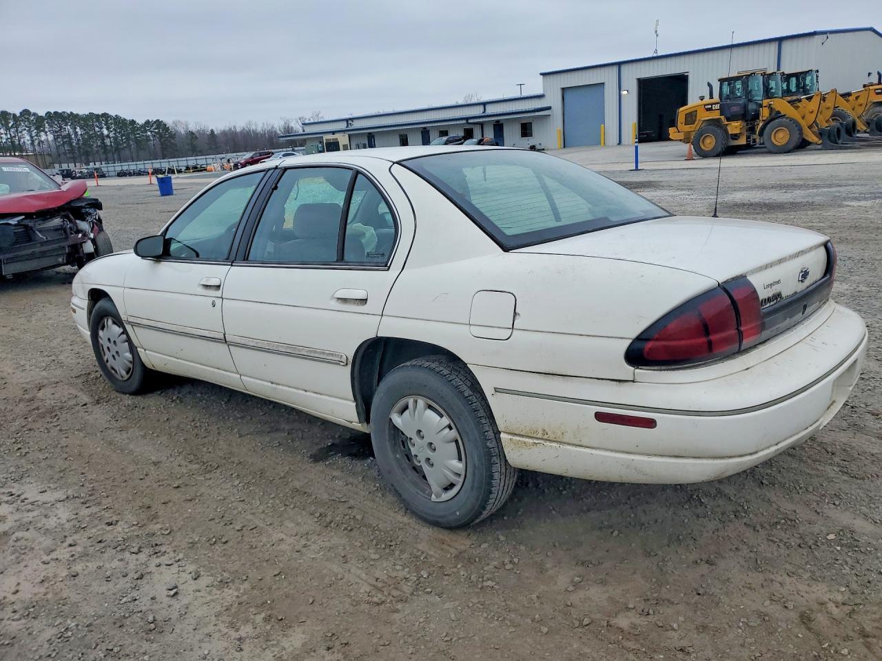 2001 Chevrolet Lumina - Image 2
