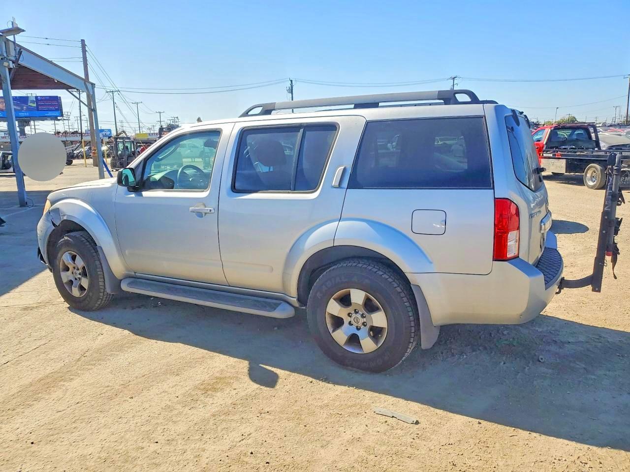 2008 Nissan Pathfinder S - Image 2