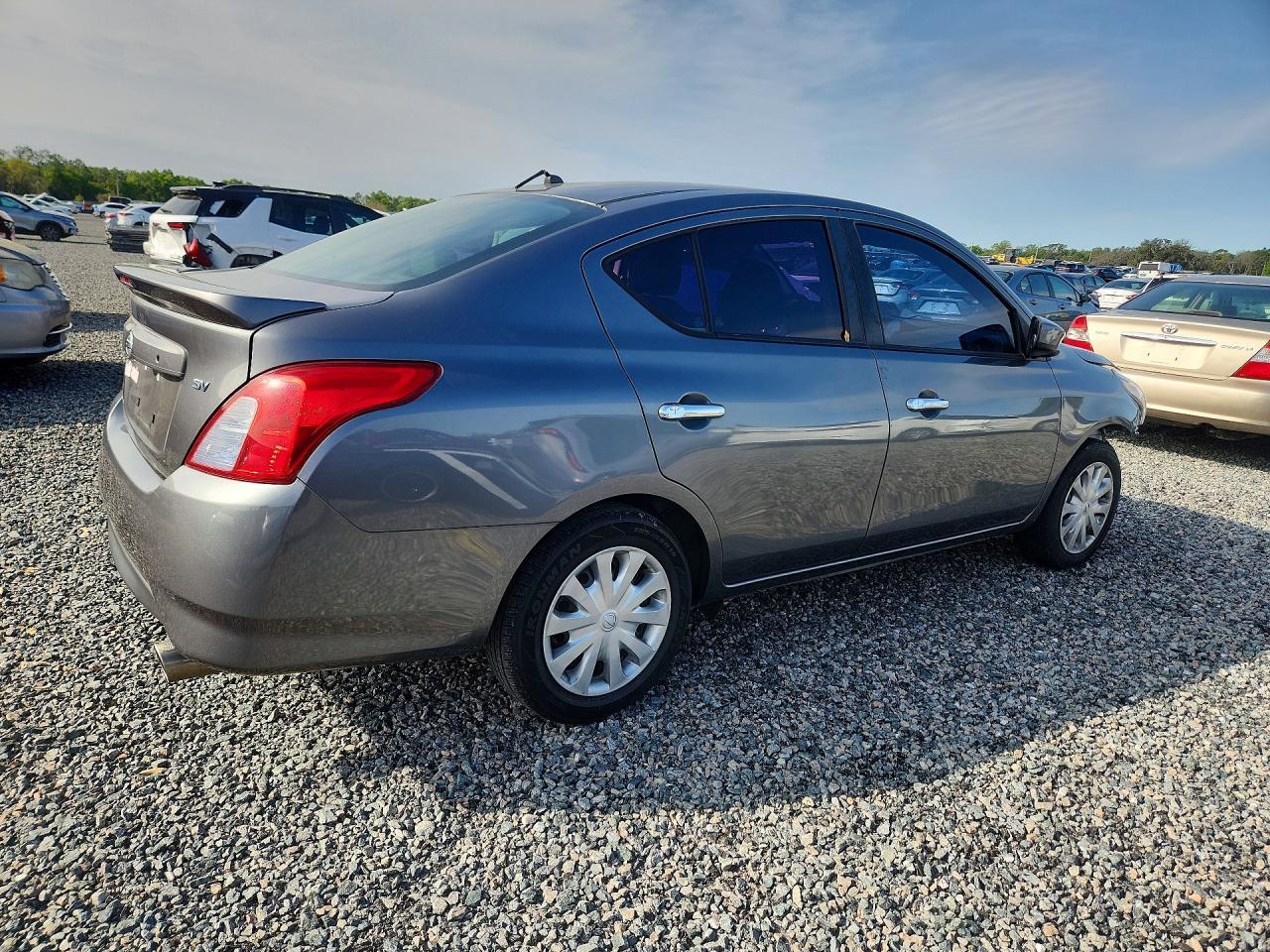 2018 Nissan Versa Sv - Фото 3