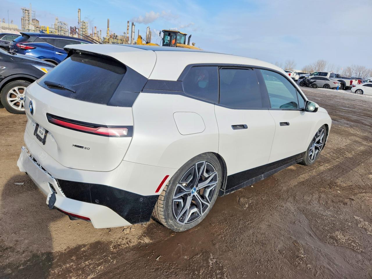 2022 BMW Ix xDrive50 - Image 3