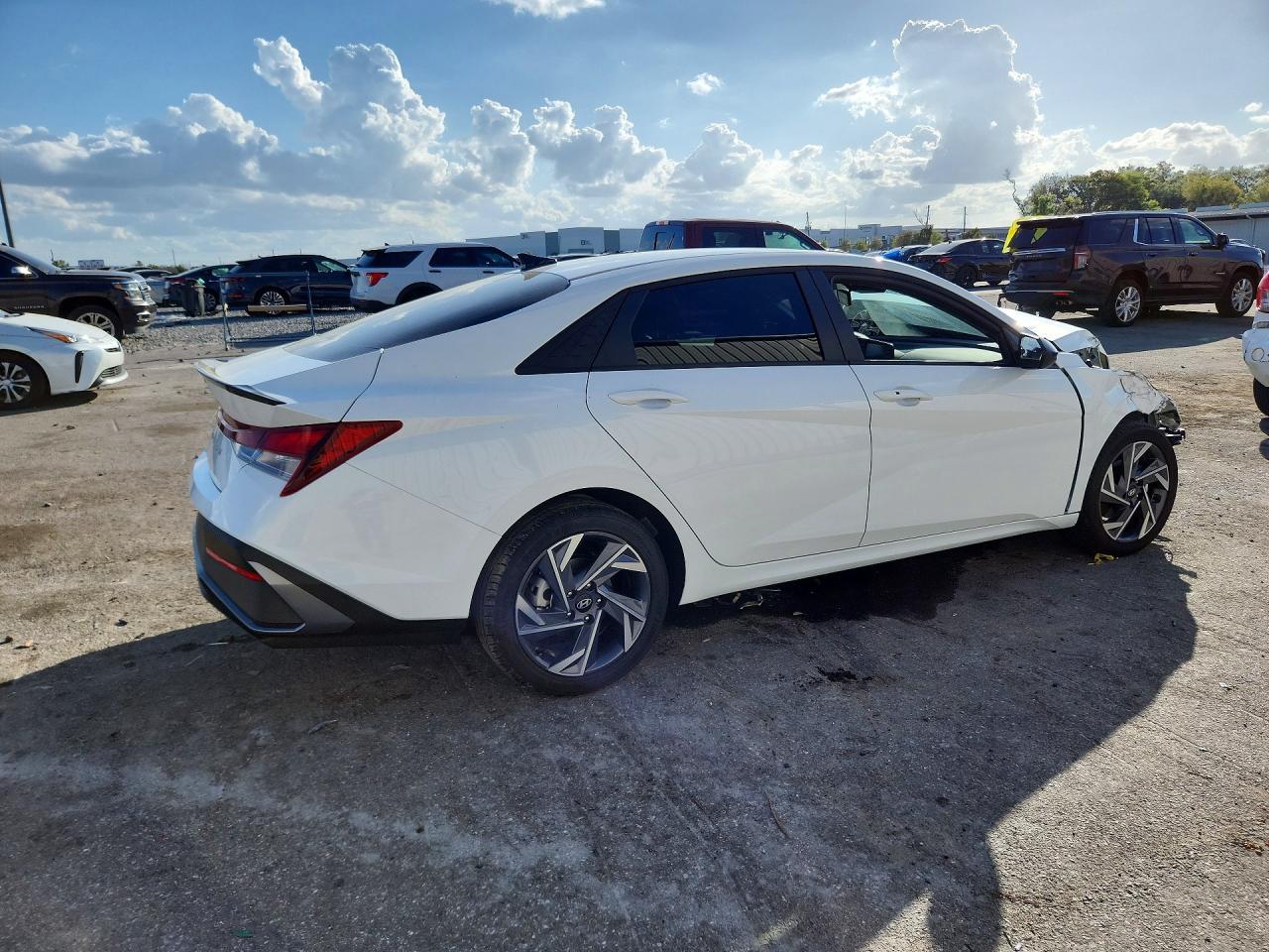 2025 Hyundai Elantra Sel Sport - Фото 3