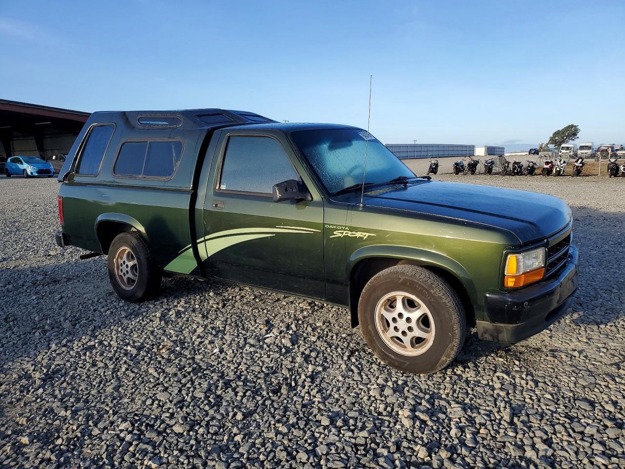 1996 Dodge Dakota - Image 4