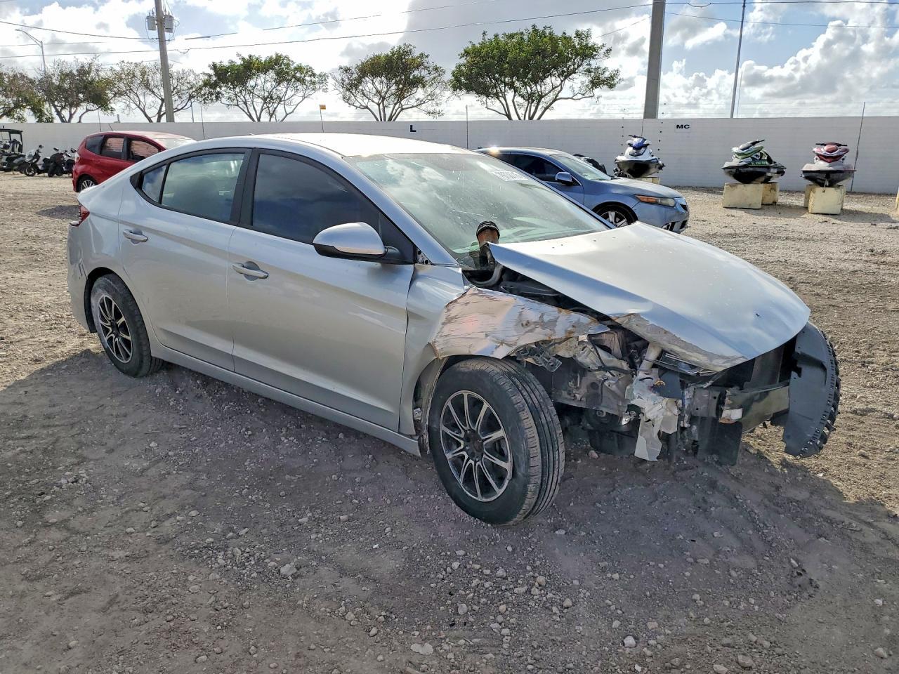 2017 Hyundai Elantra Se - Фото 4
