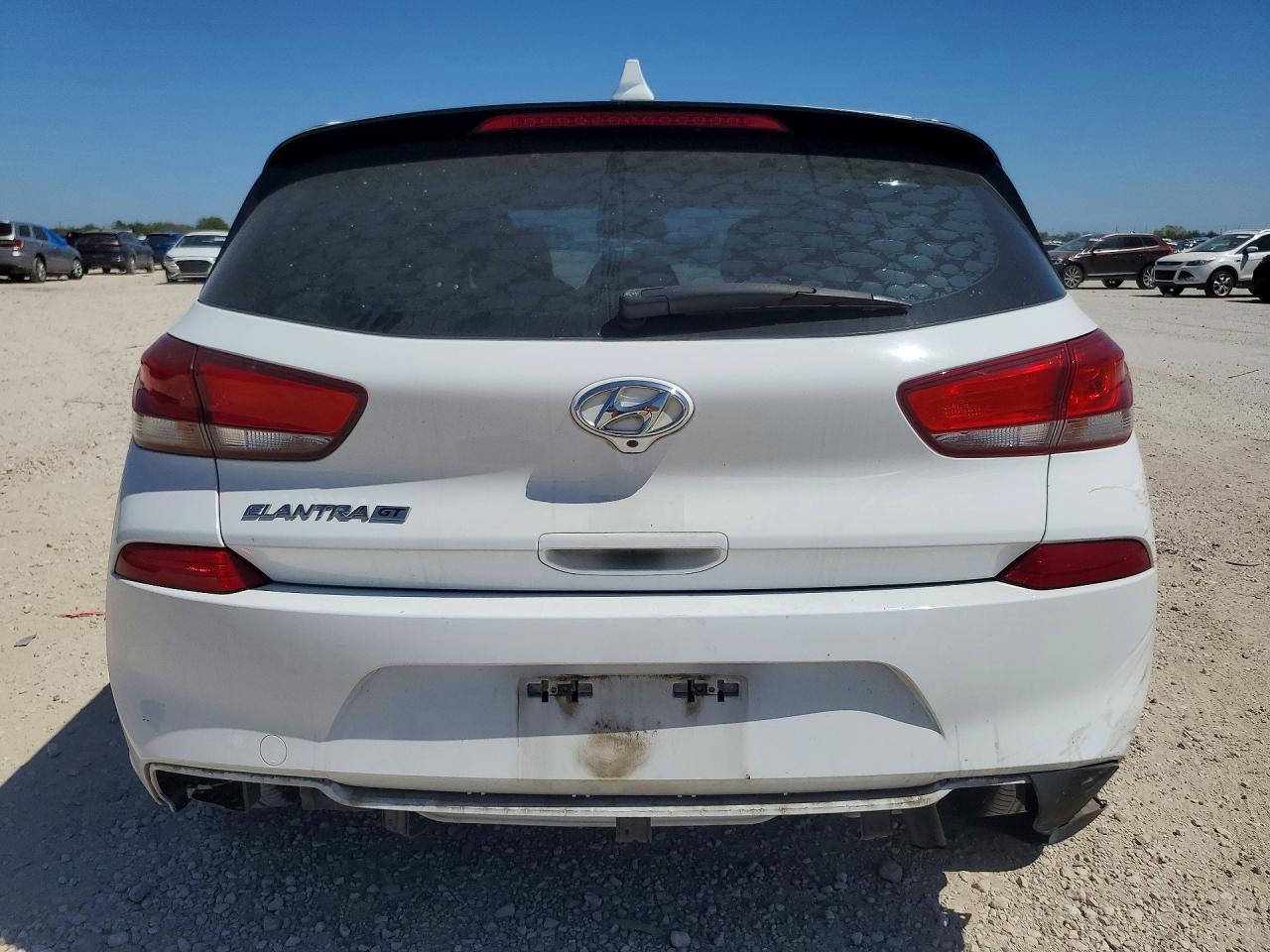 2020 Hyundai Elantra Gt Base - Image 6