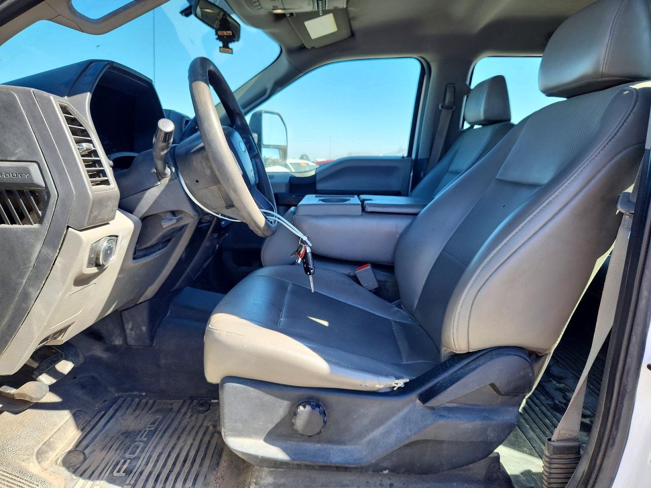 2019 Ford F450 Super Duty Flatbed Truck - Фото 7