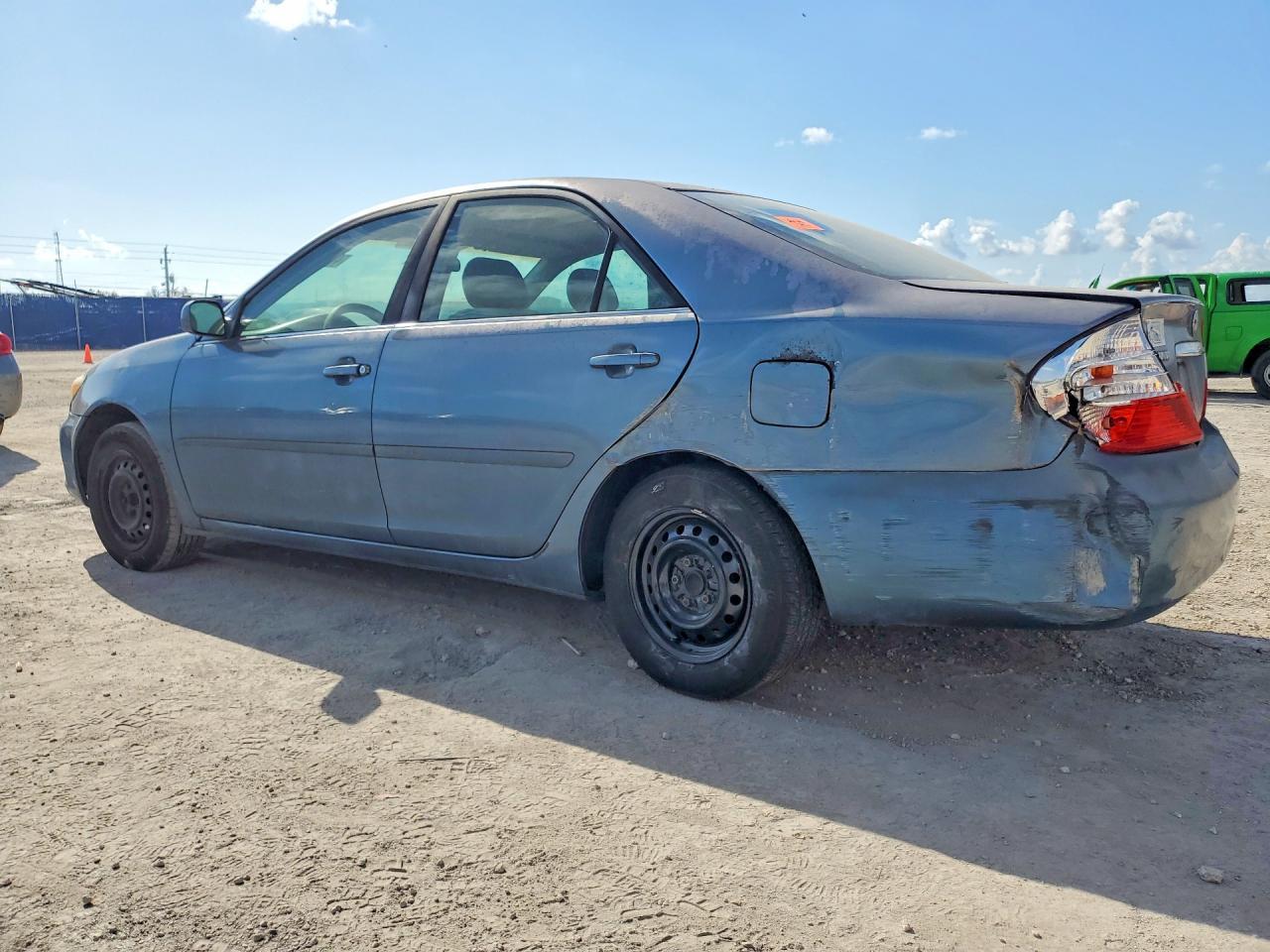 2004 Toyota Camry Le - Фото 2