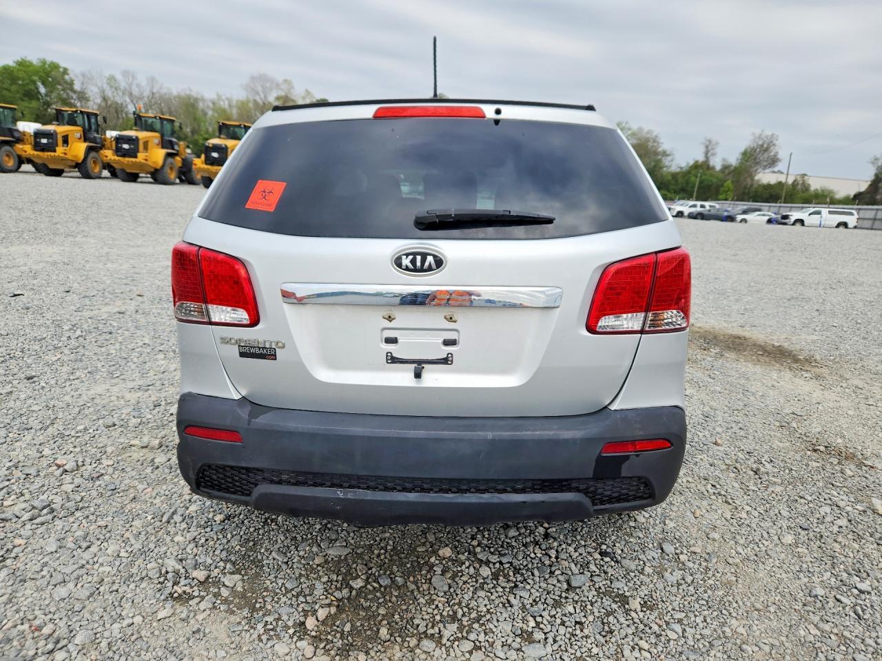 2011 Kia Sorento Lx - Image 6