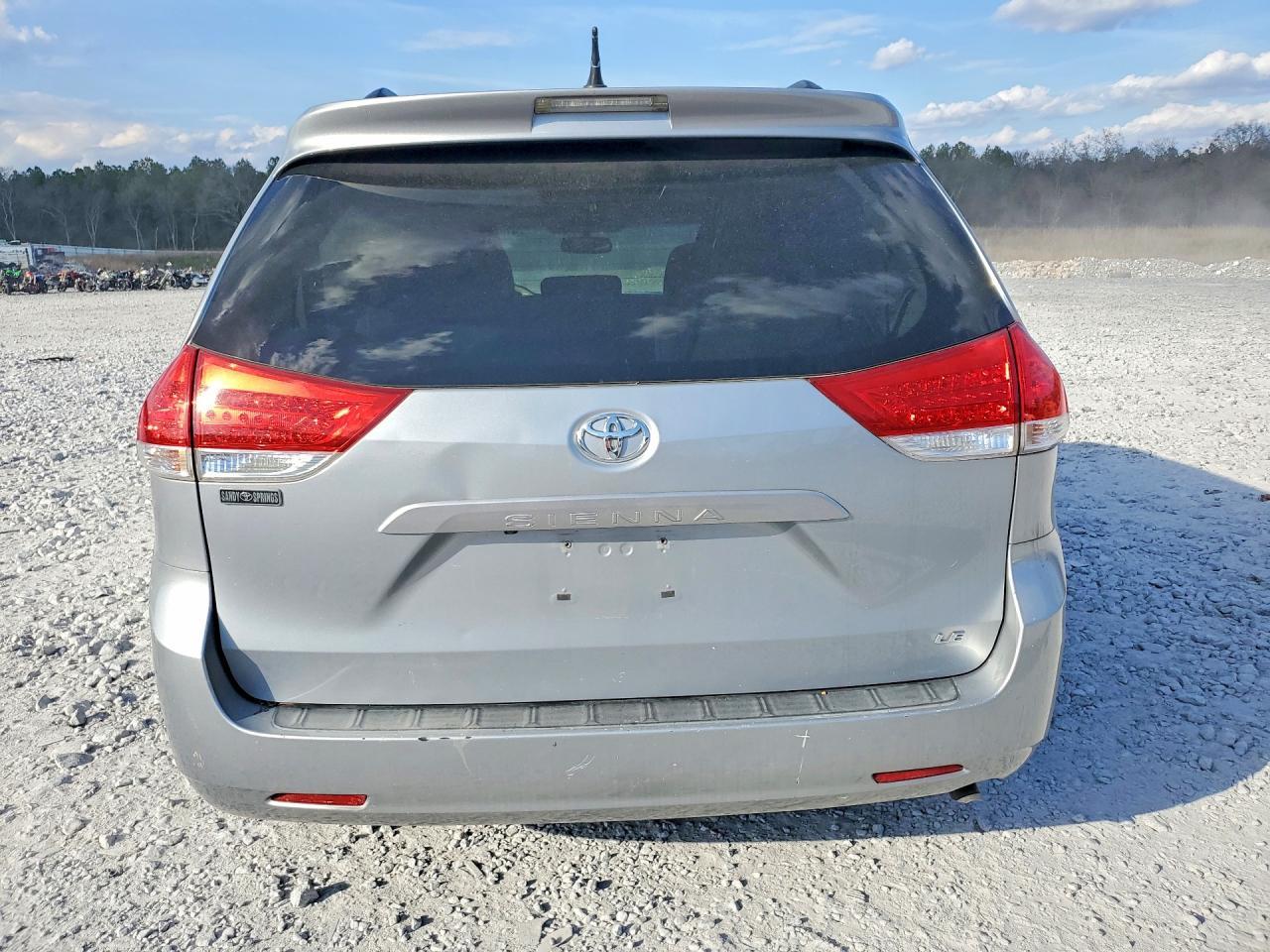 2011 Toyota Sienna - Image 6