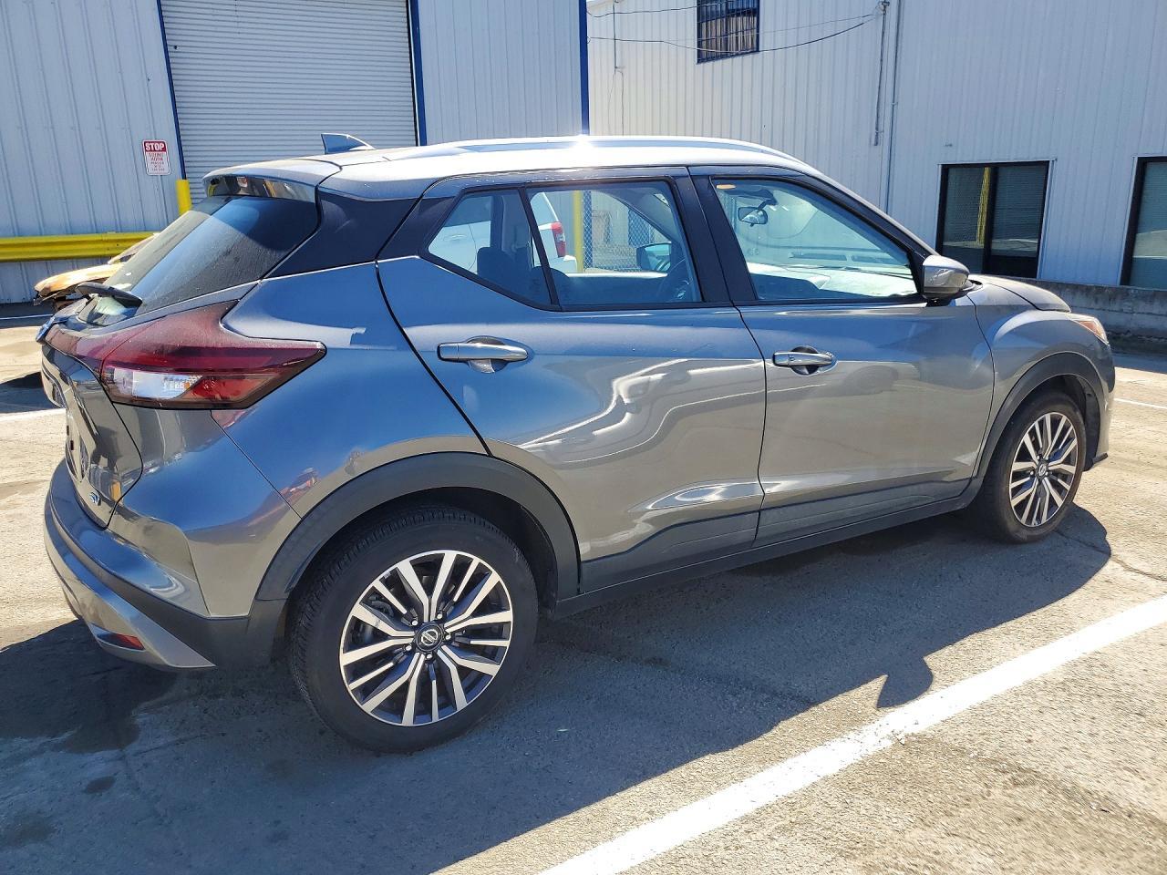 2021 Nissan Kicks Sv - Image 3