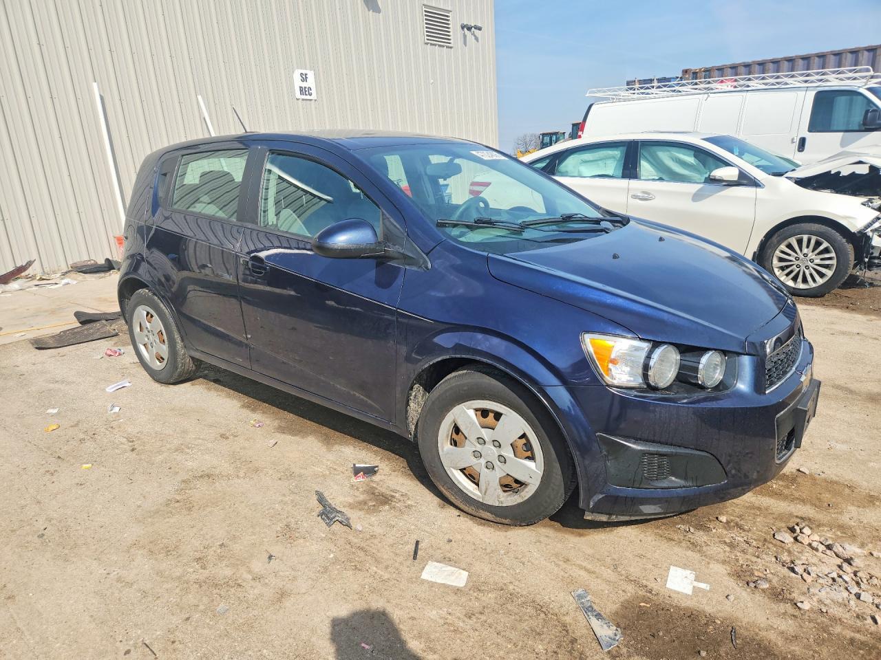 2015 Chevrolet Sonic Ls - Image 4