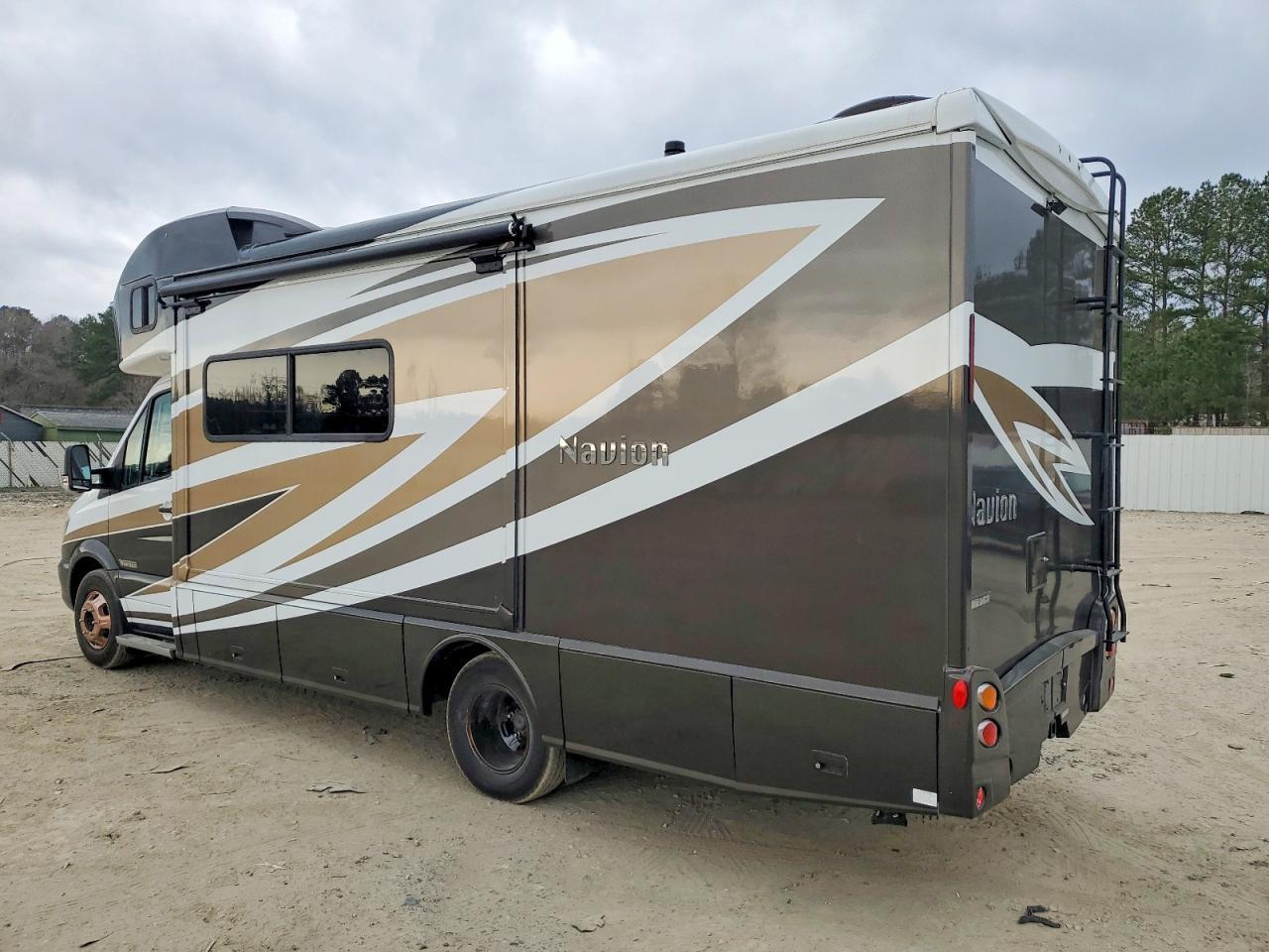 2015 Mercedes-Benz Sprinter 3500 - Фото 3