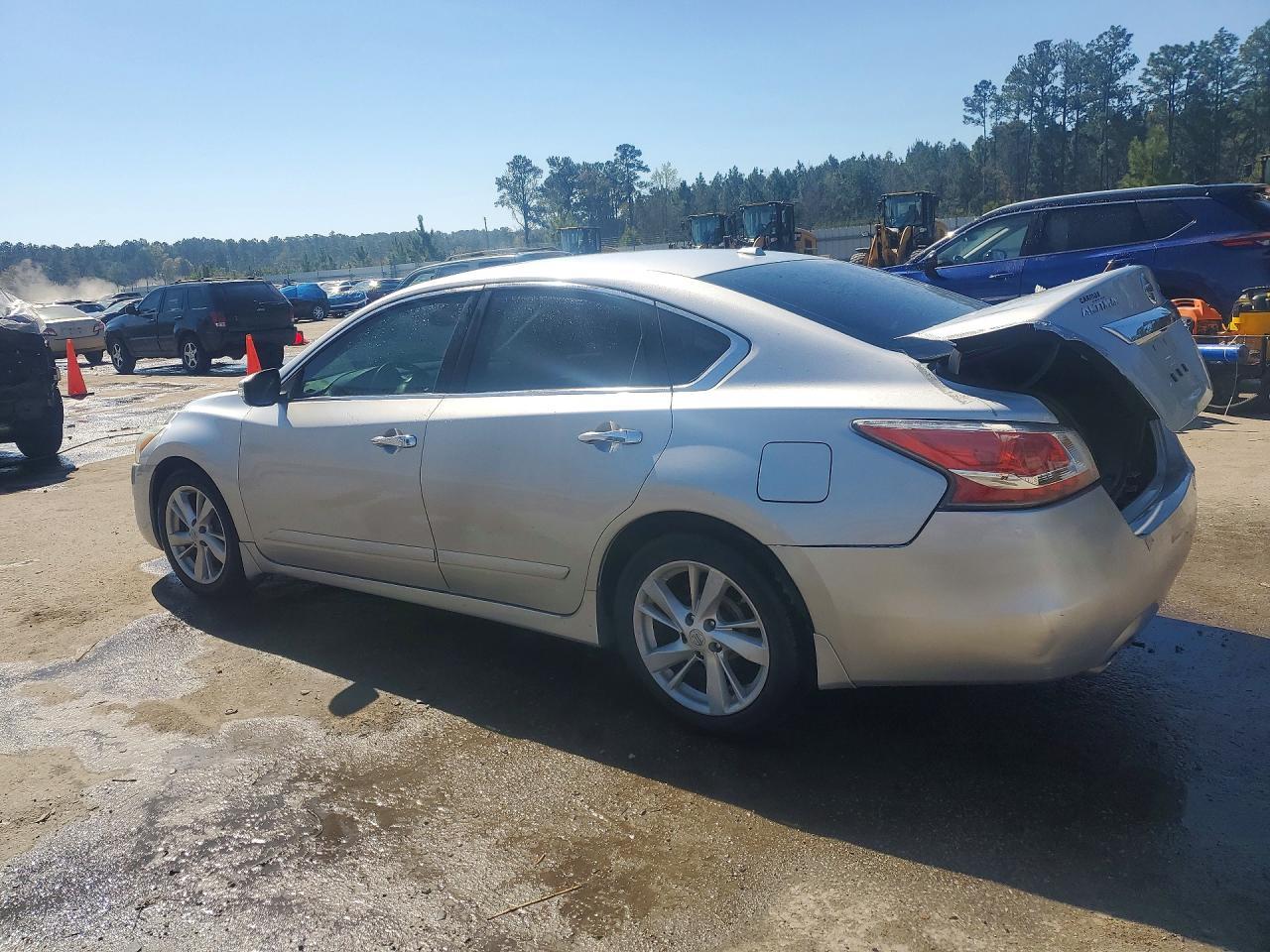2015 Nissan Altima 2.5 Sv - Image 2