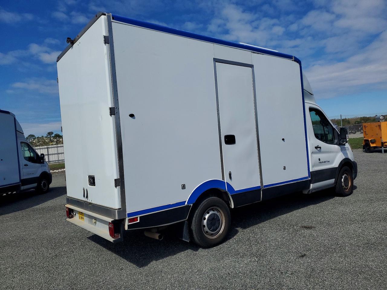 2020 Ford Transit Delivery Truck - Фото 3