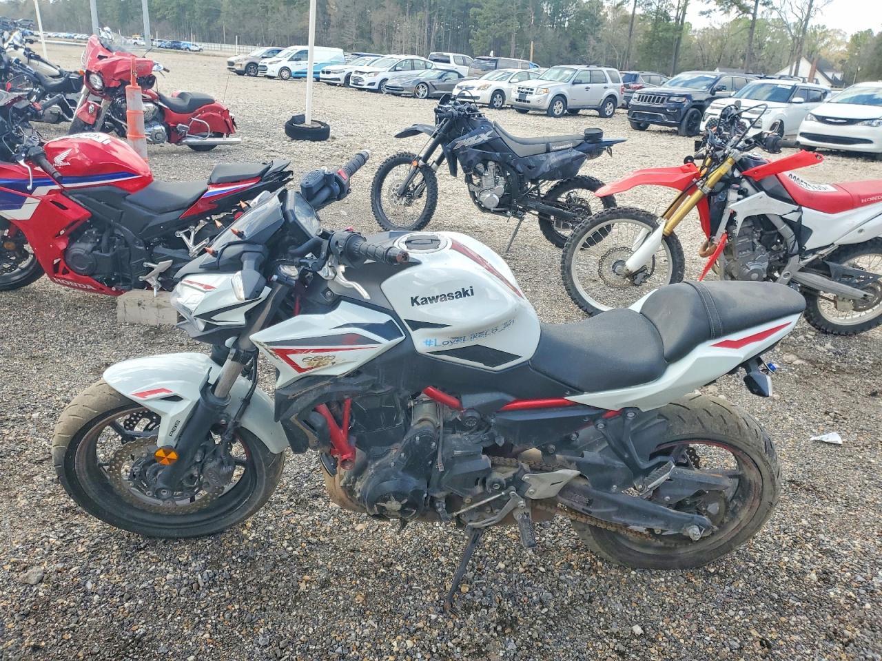 2022 Kawasaki Er650 K - Фото 3
