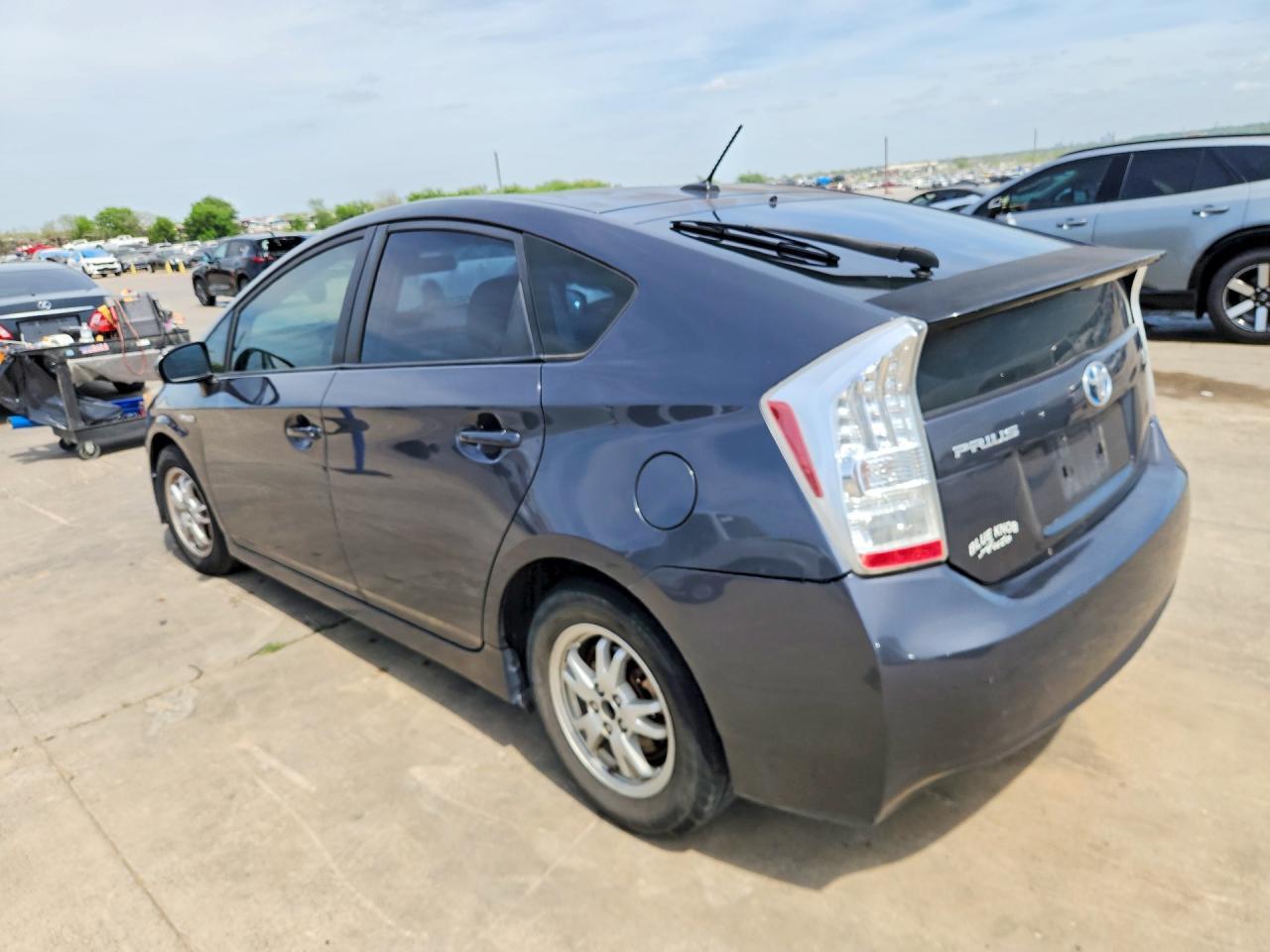 2010 Toyota Prius Iii - Фото 2