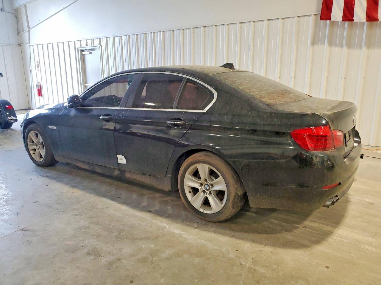 2011 BMW 528 I - Фото 2