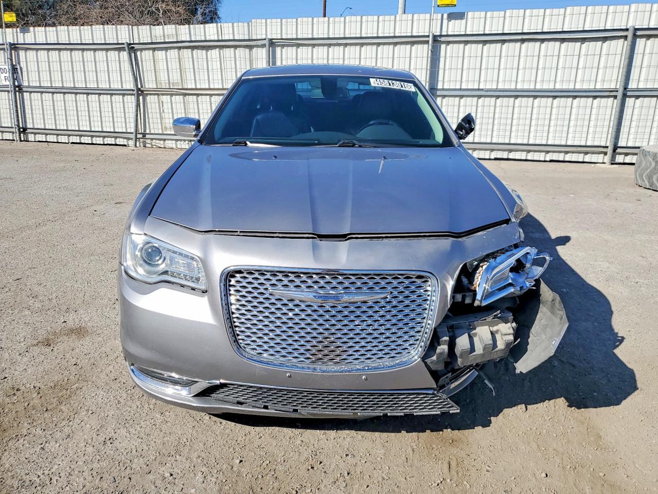 2017 Chrysler 300C - Image 5
