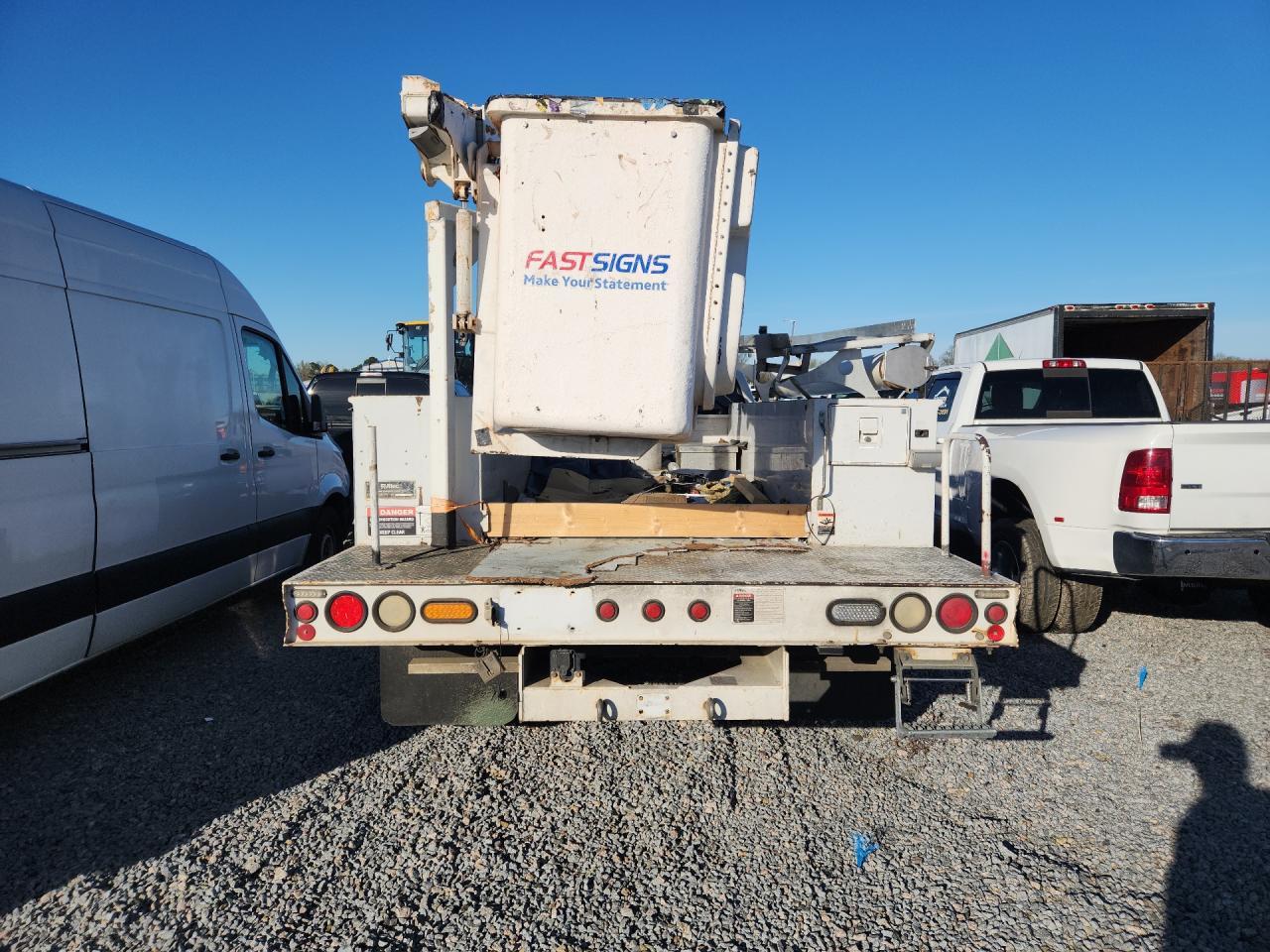 2005 Ford F450 Super - Bucket Truck - Фото 6