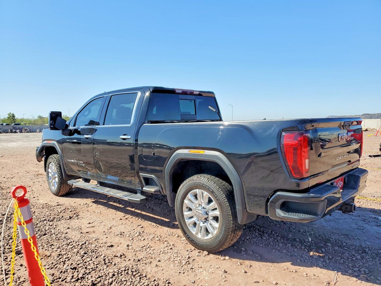 2022 GMC Sierra K2500 Denali - Image 2