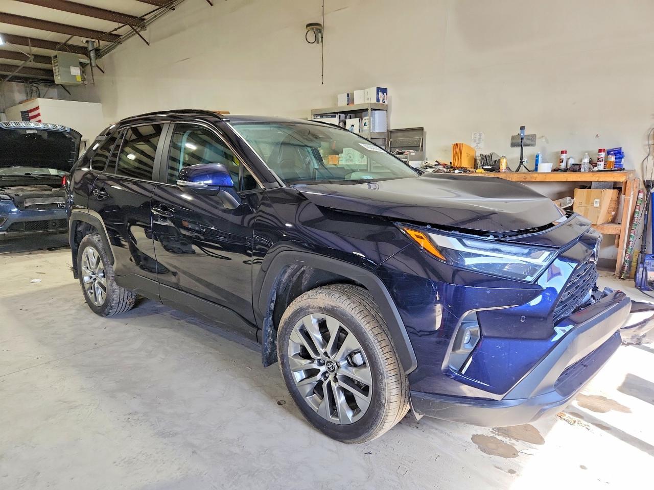 2023 Toyota Rav4 Xle Premium - Фото 4