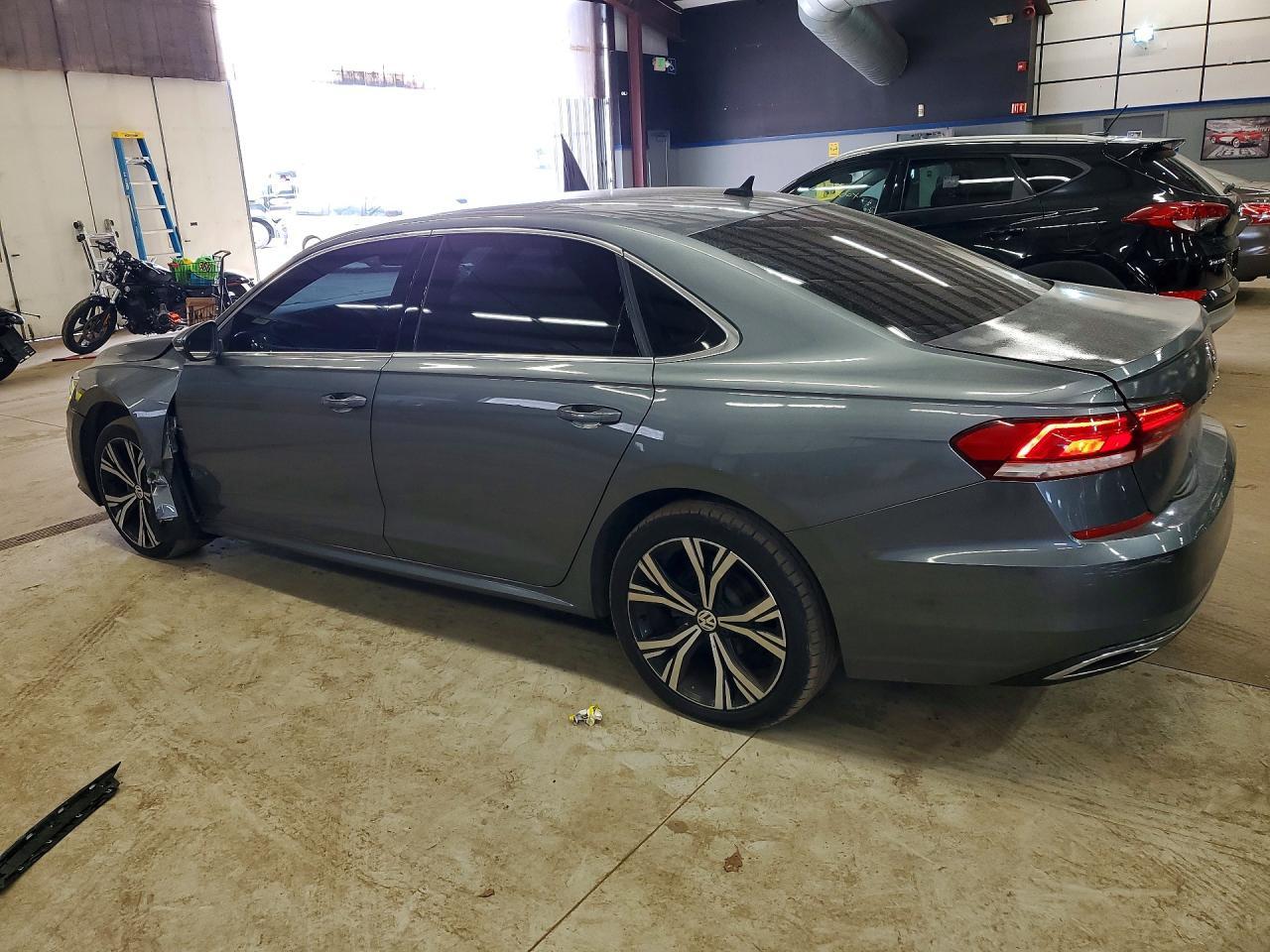 2021 Volkswagen Passat Se - Image 2