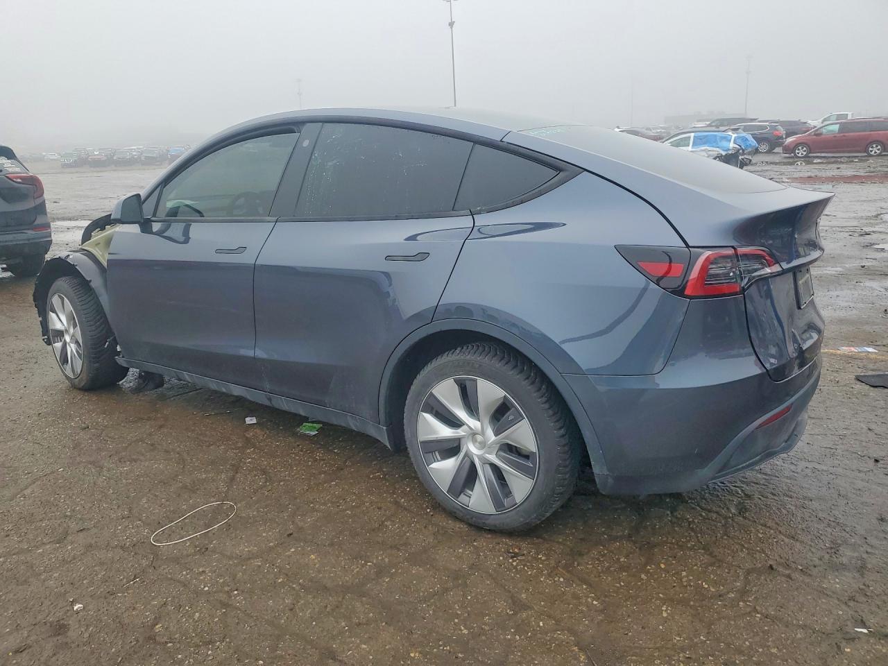 2023 Tesla Model Y - Image 2
