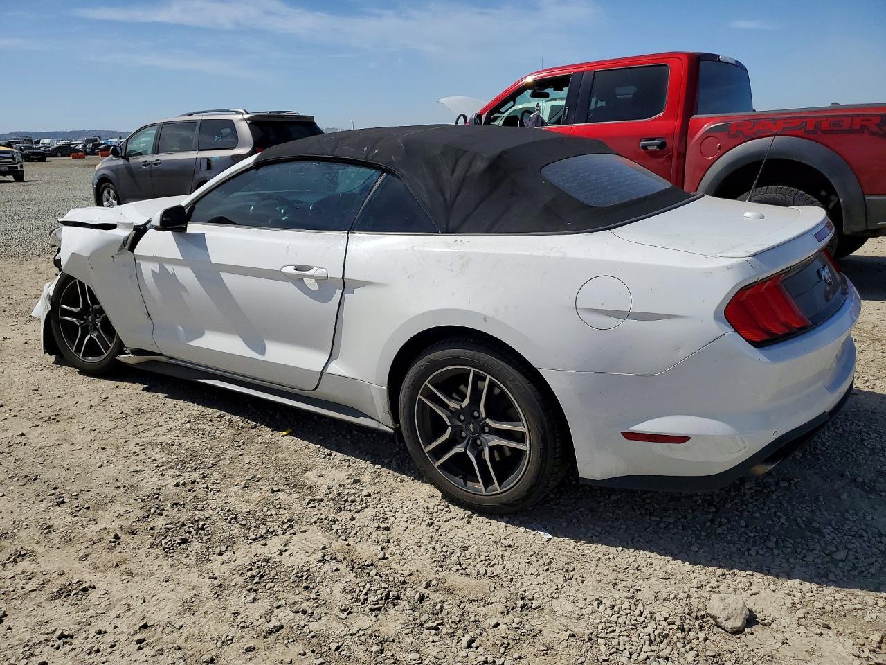 2018 Ford Mustang - Фото 2