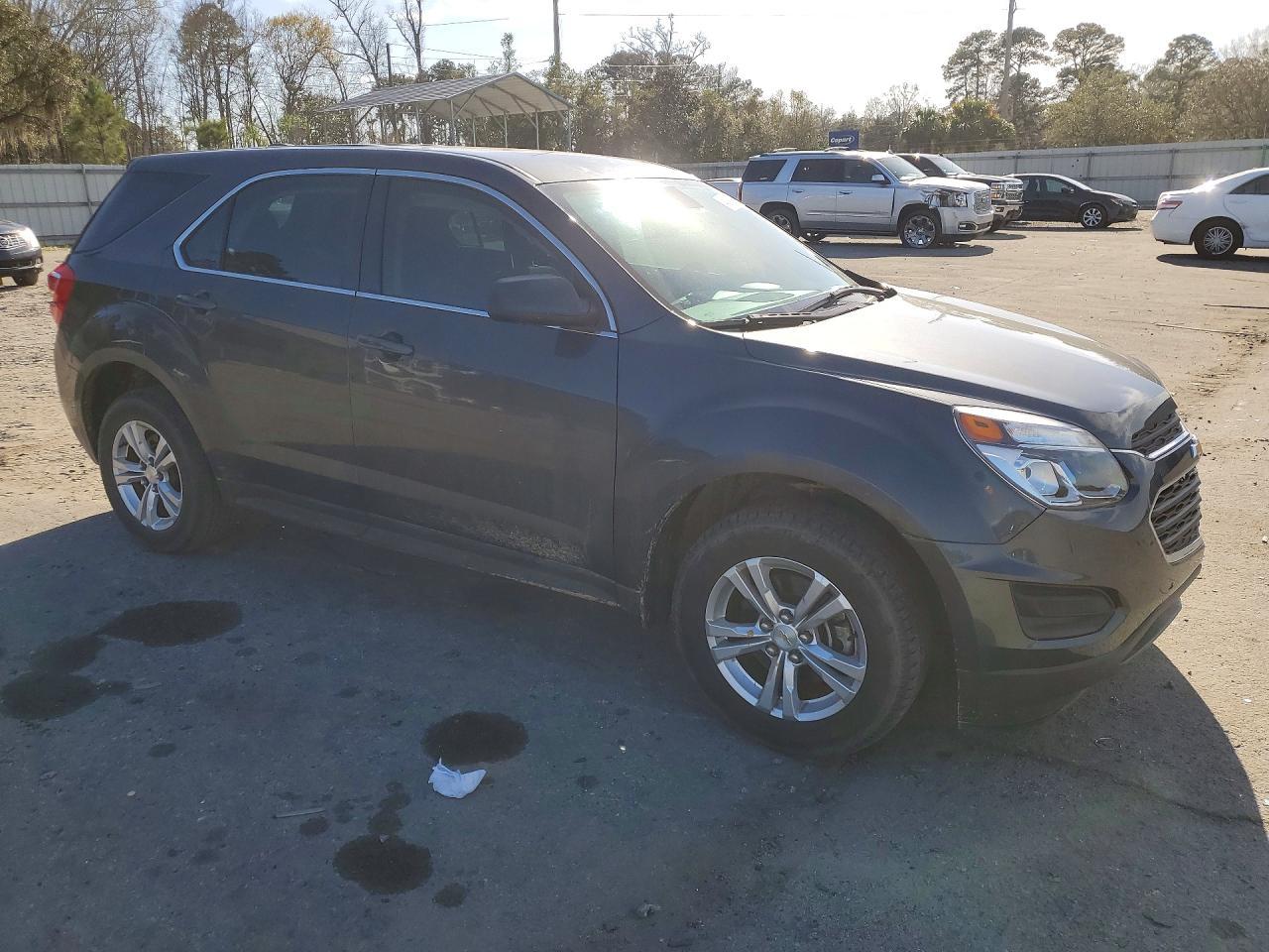 2017 Chevrolet Equinox Ls - Image 4