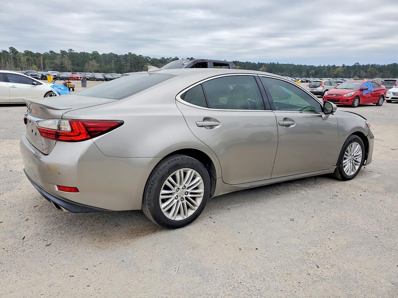 2017 Lexus Es 350 Base - Image 3