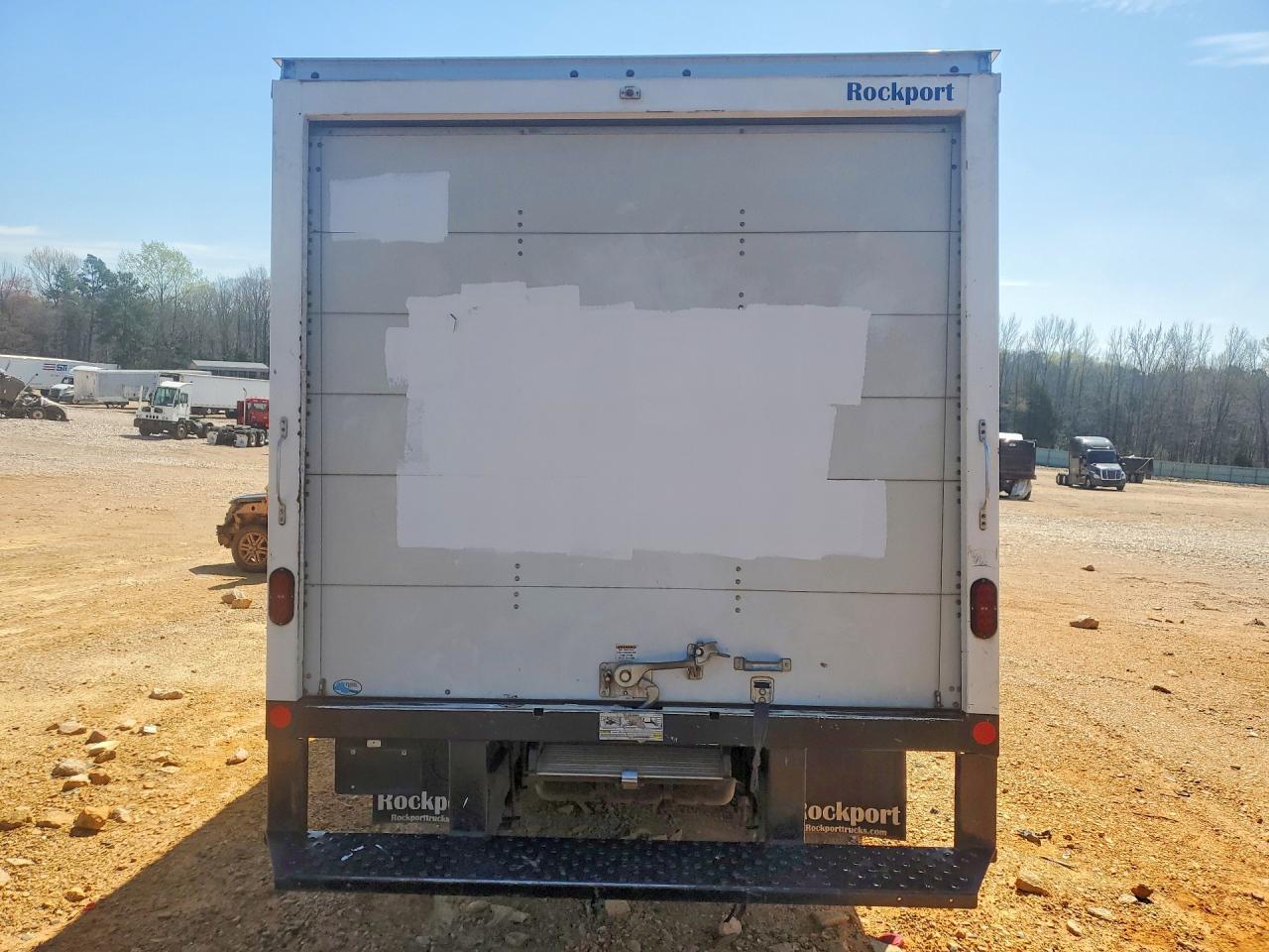 2022 Chevrolet Express Box Truck - Фото 6