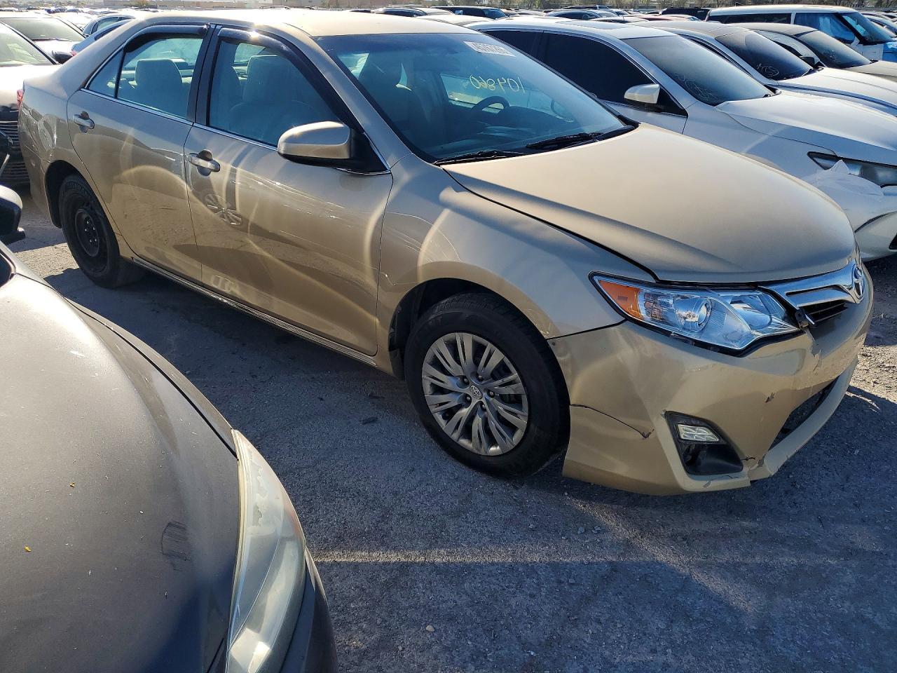 2012 Toyota Camry Le - Image 4