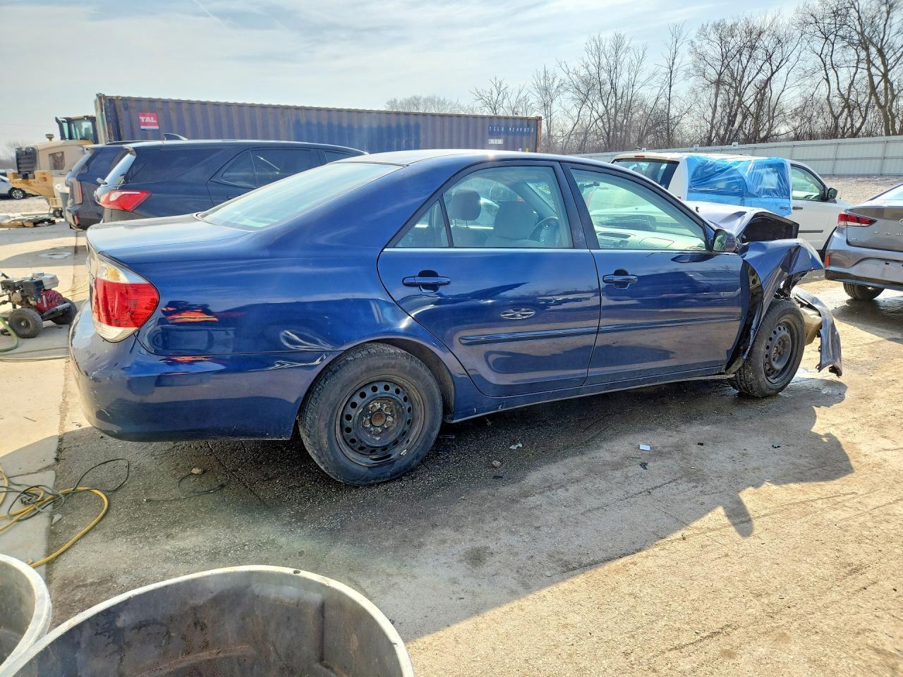 2005 Toyota Camry Le - Фото 3