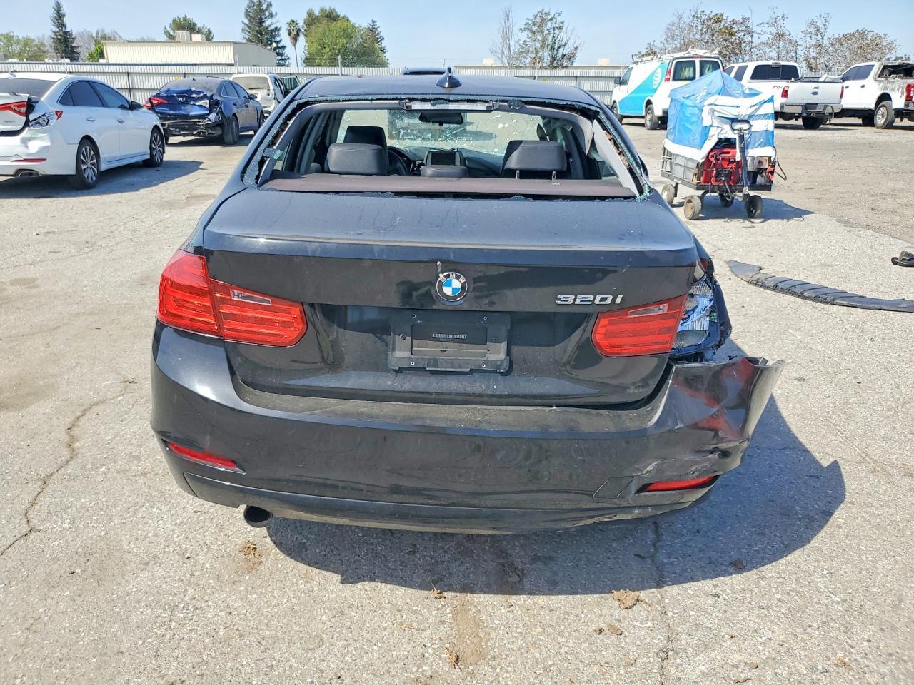 2014 BMW 320 I - Image 6