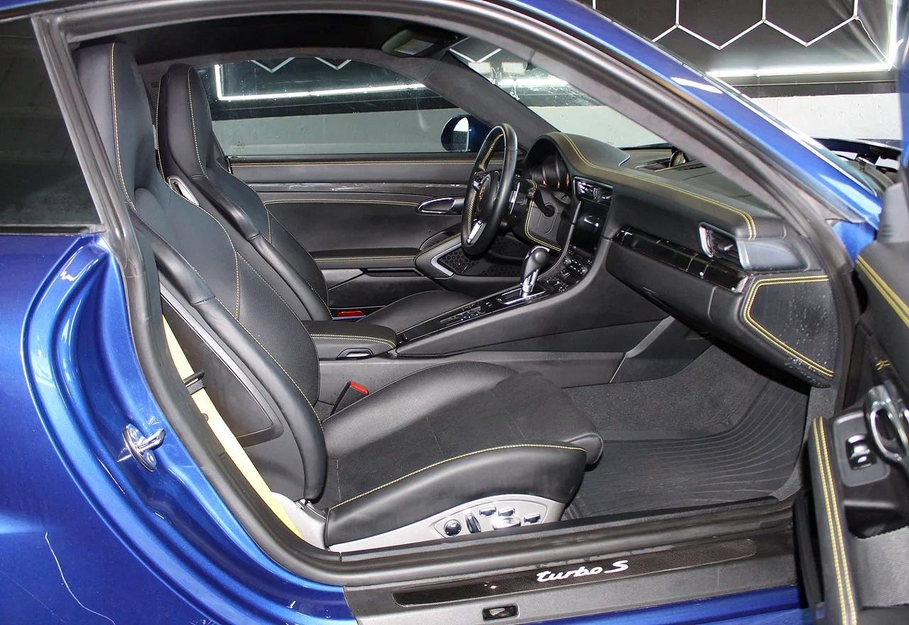 2018 Porsche 911 Turbo - Image 5